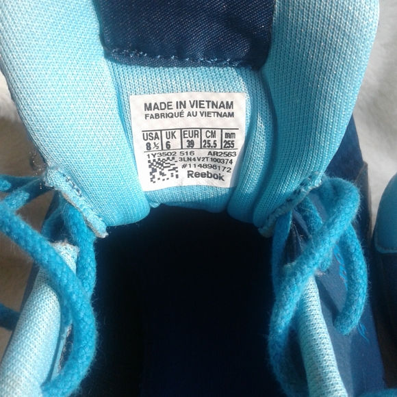 Women's 8.5 Reebok sneakers - Picture 4 of 5